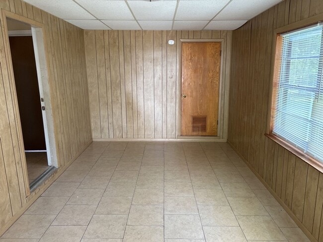 Building Photo - 505 Cardinal Ave