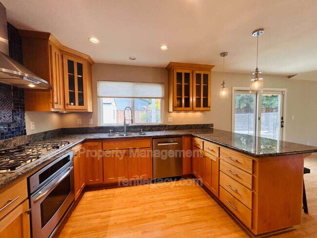 Building Photo - 1163 Gamay Dr