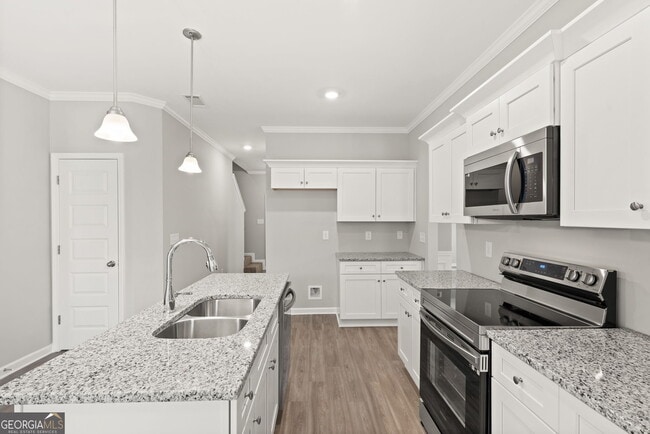 Building Photo - 559 Belmont Ln