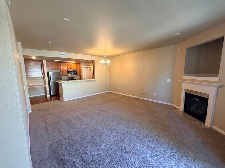 Building Photo - 3640 Summerlinn Dr