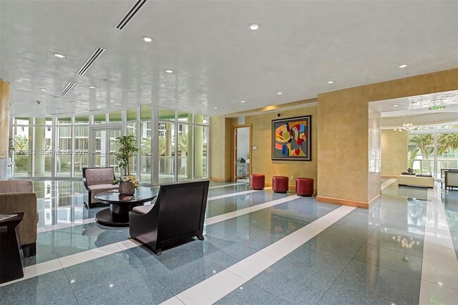 Building Photo - 218 SE 14th St