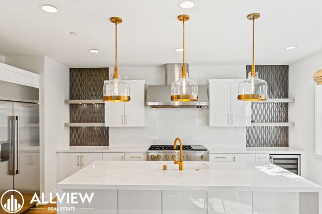 Building Photo - *Limited Move In Special! $1,000 Off First...