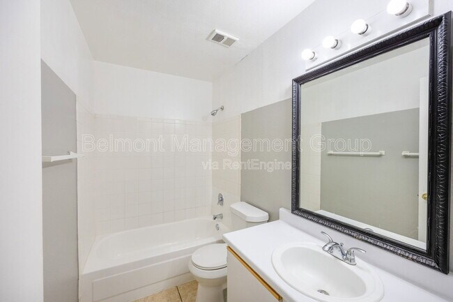 Building Photo - 3012 Parkway Blvd