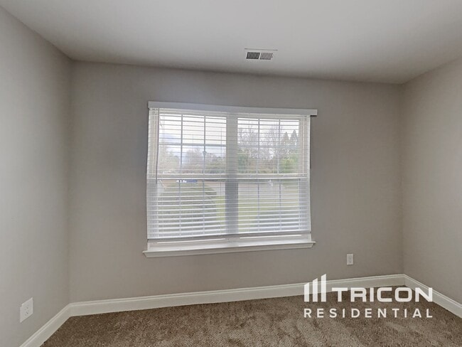 Building Photo - 6805 Bodgit Ln