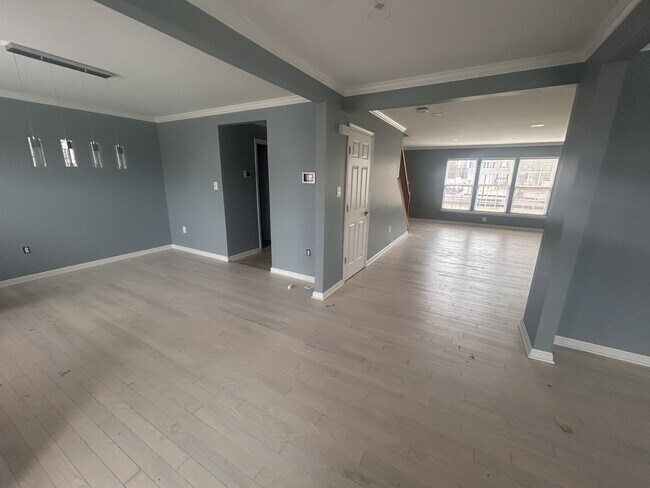 Building Photo - 6 Mintwood Dr