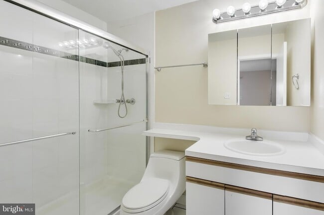 Building Photo - 9040 Centerway Rd