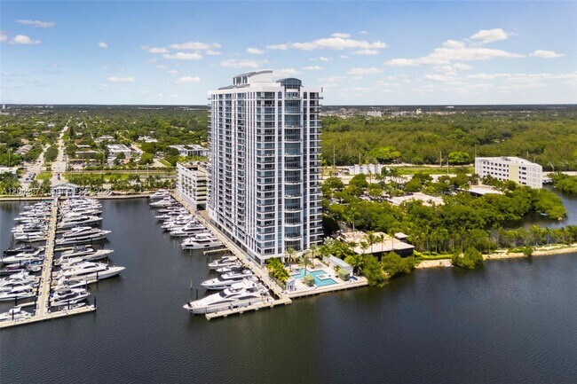 Building Photo - 17301 Biscayne Blvd