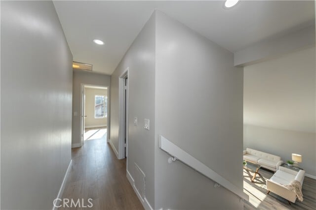 Building Photo - 980 S Loyola Dr