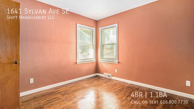 Building Photo - 1641 Sylvan Ave SE
