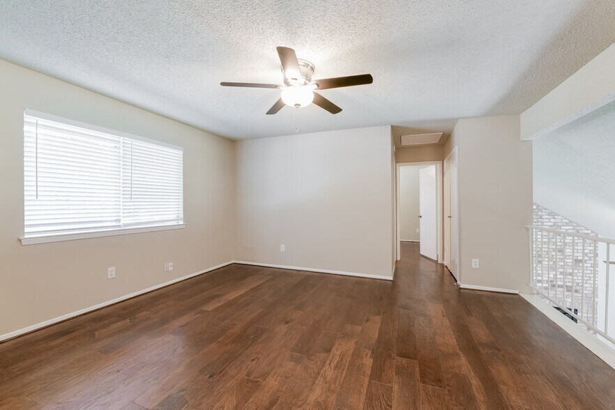 Building Photo - 25302 Hollybush Ln