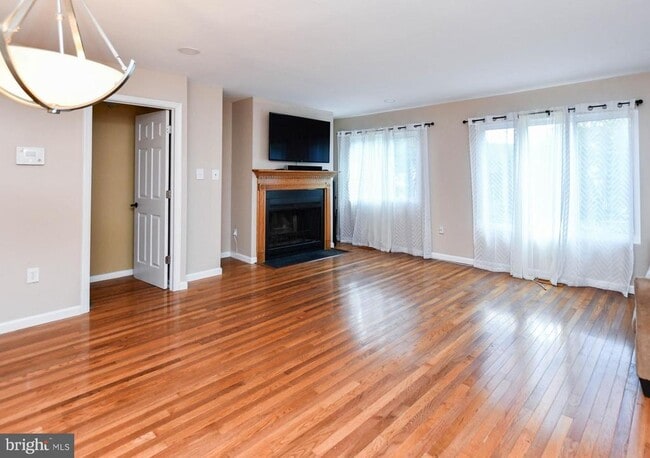 Primary Photo - 7002 Cipriano Woods Ct