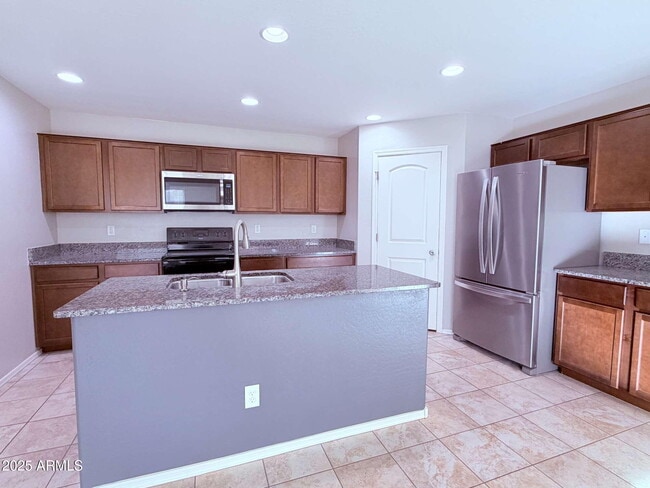 Building Photo - 5113 E Greenway St