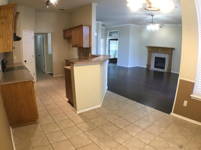 Building Photo - 18001 Montoro Way
