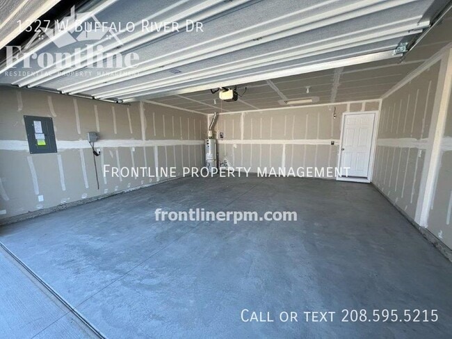 Building Photo - 1327 W Buffalo River Dr