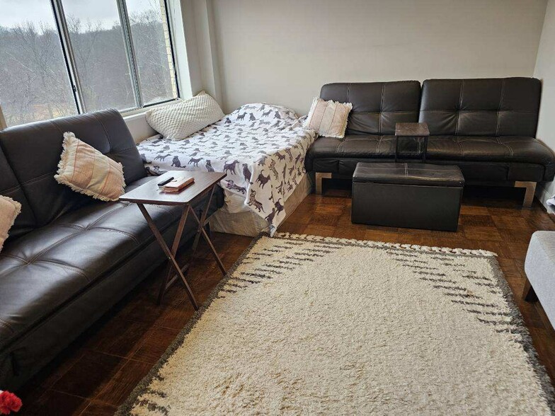 Living Area - 6631 Wakefield Dr