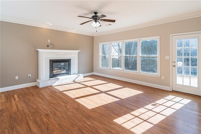 Building Photo - 3147 Crestmont Way NW