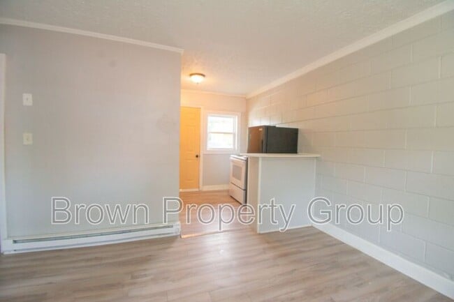 Building Photo - 412 A Lake Ave