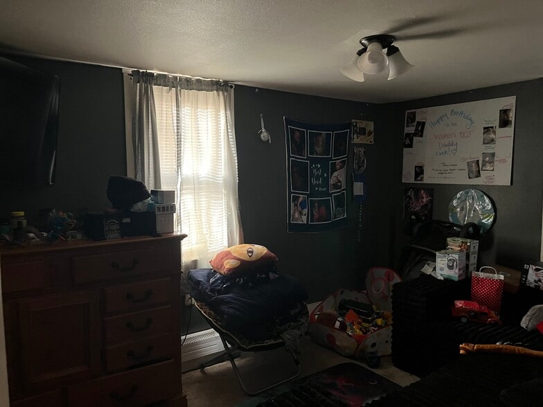 Building Photo - 13 Albro Ave