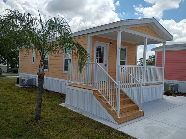 Building Photo - 24 Lily Dr