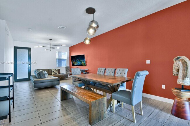 Building Photo - 7865 NW 104th Ave