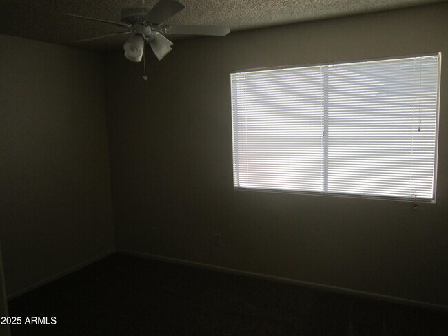Building Photo - 8820 W Greenbrian Dr