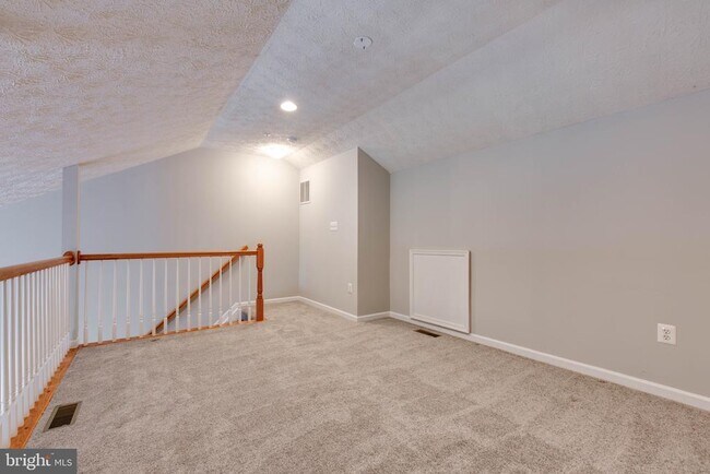 Building Photo - 3318 Hibiscus Ct