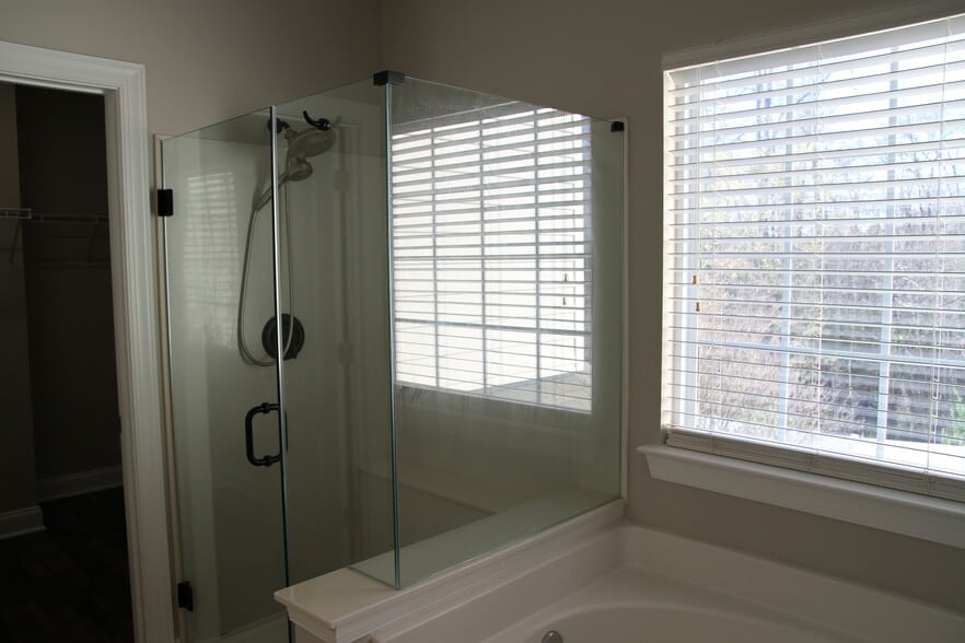 Master Bathroom 2 - 10423 Alvarado Way