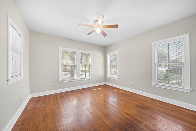 Building Photo - 502 11th St N