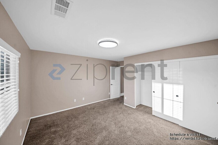 Building Photo - 4367 Amanecer Dr