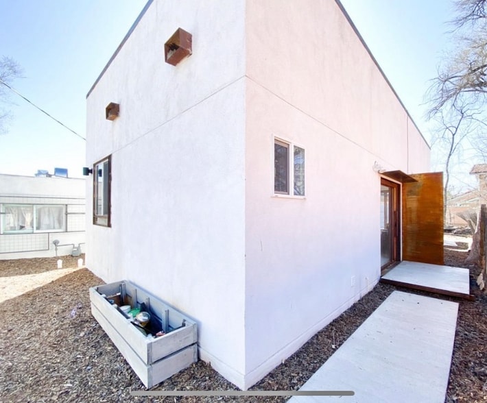 Primary Photo - 1021 21st St NW