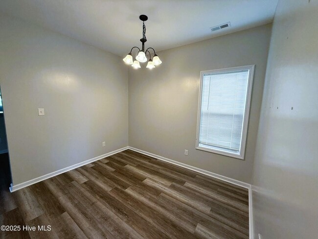 Building Photo - 308 E Franck St