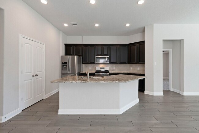 Building Photo - 2811 Ridgecliff Ct