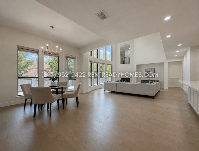 Building Photo - 1750 Greenwood Ct