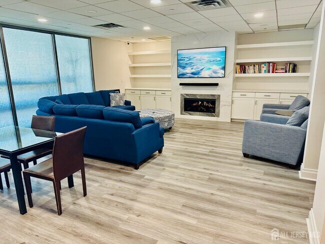 Building Photo - 1 Spring St