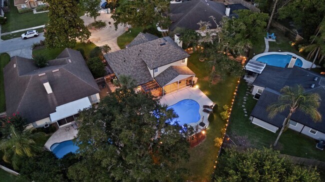 Building Photo - Pool Home