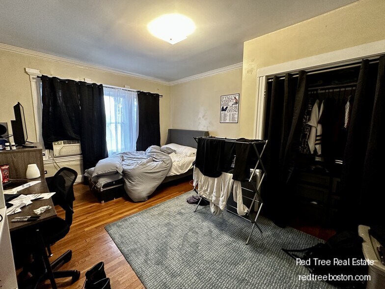 Building Photo - 9 Radnor Rd