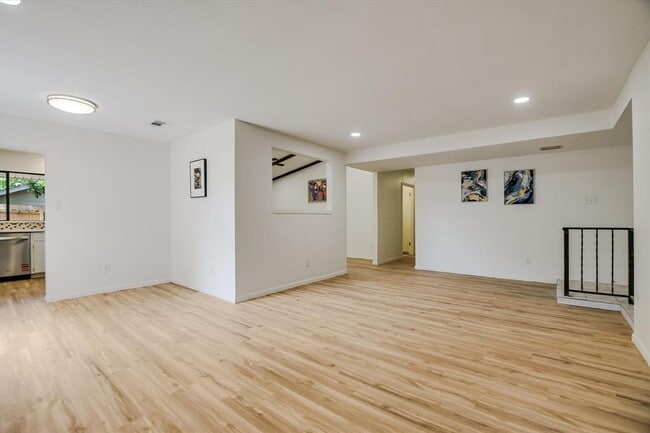 Building Photo - 5100 Fort Mason Dr