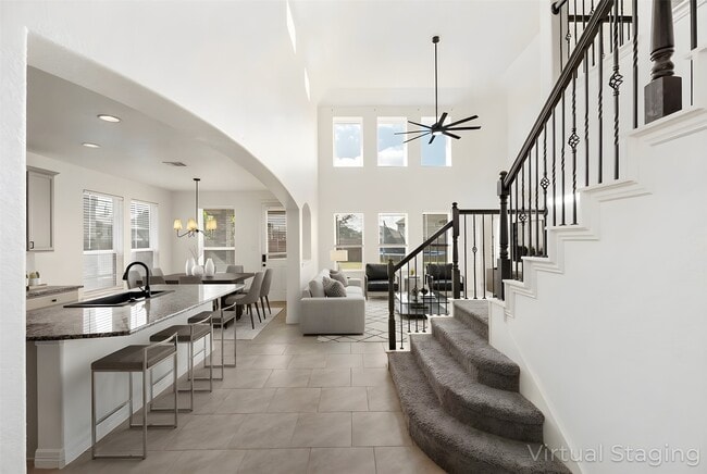 Building Photo - 2923 Golden Honey Ln