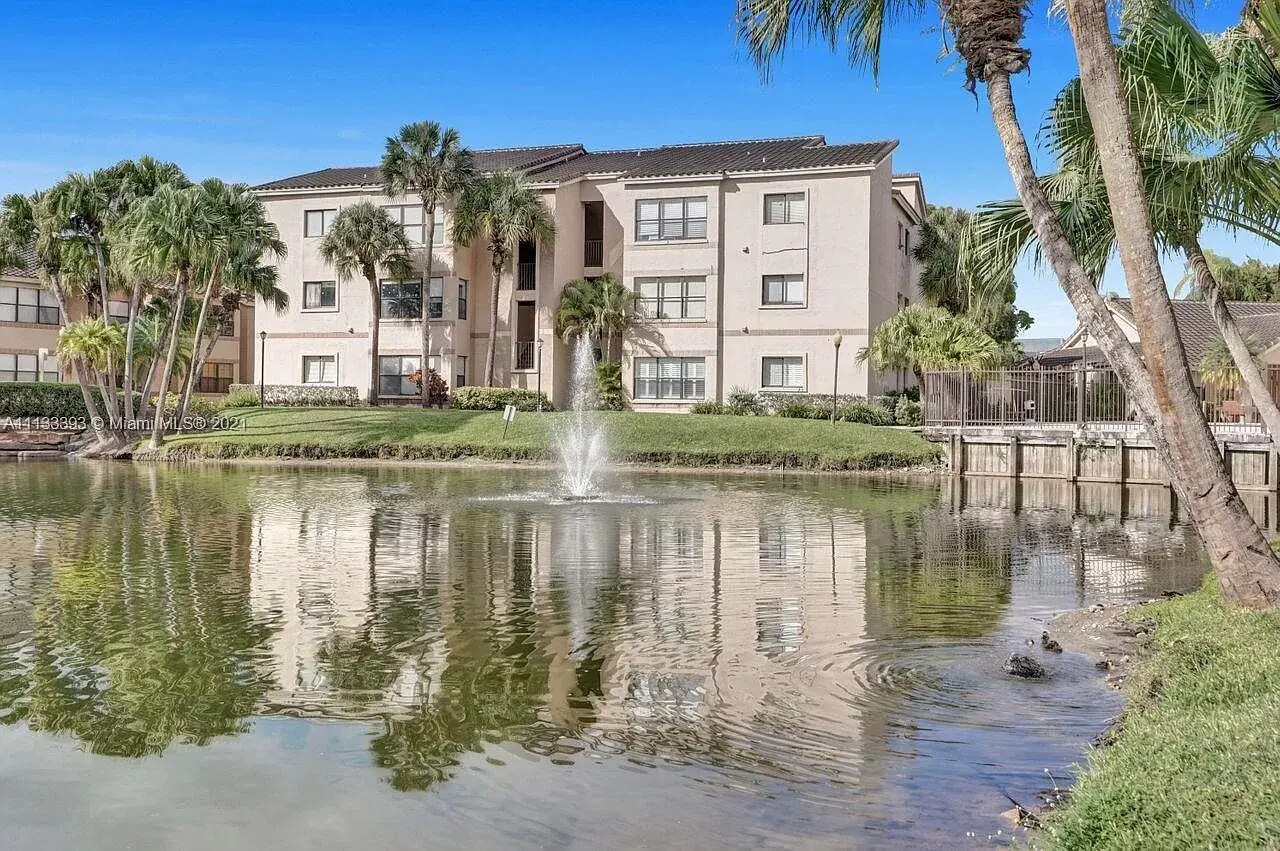 Building Photo - 2866 S University Dr