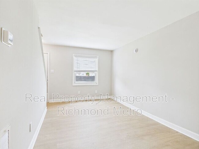 Building Photo - 2701 Midlothian Tpke