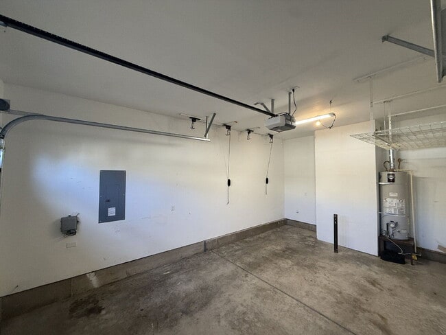 Building Photo - 2466 Mountain Terrace