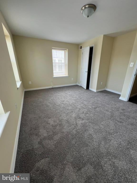 Building Photo - 42 Holland Ave