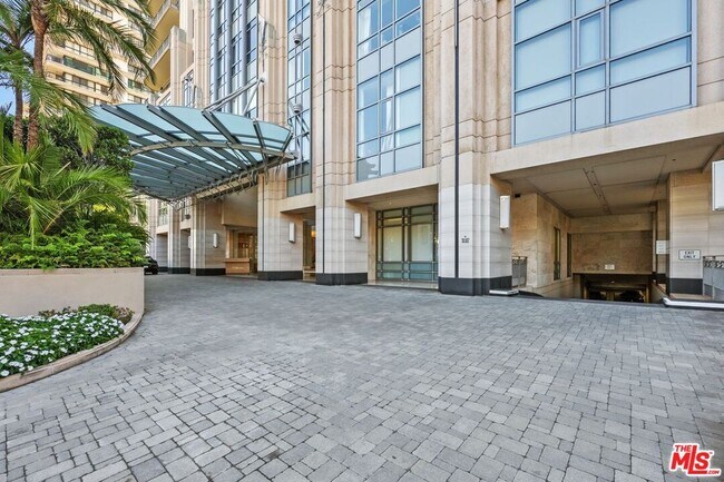 Building Photo - 10800 Wilshire Blvd
