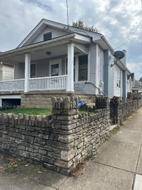Building Photo - 401 E 15th St