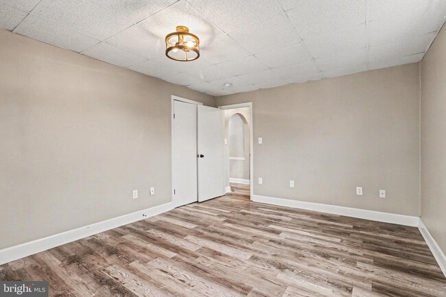 Building Photo - 5885 Avis Ln