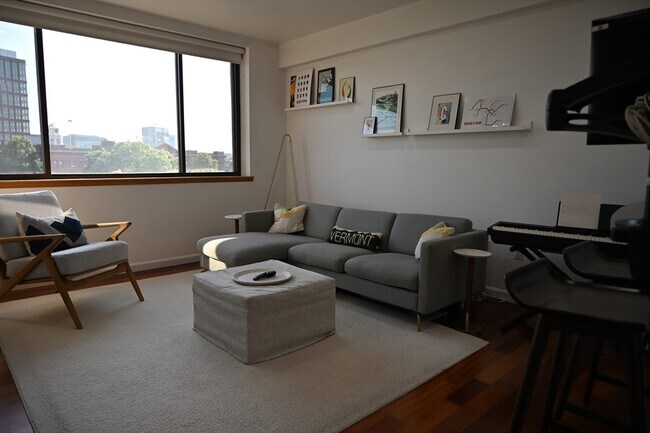 Building Photo - 169 Monsignor O'Brien Hwy