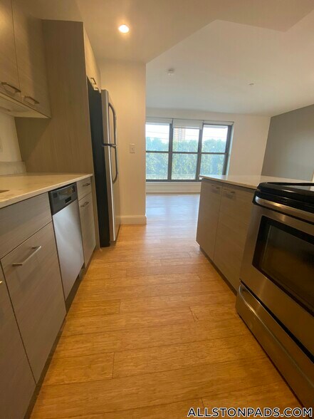 Building Photo - 40 Malvern St