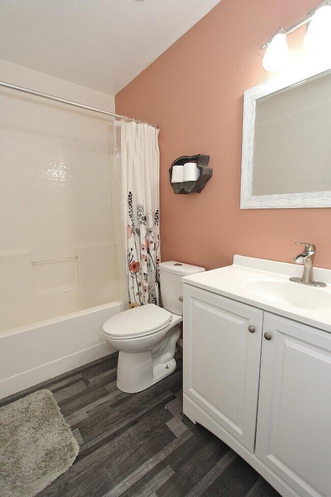 Building Photo - 1915 W Mulhuland Ct