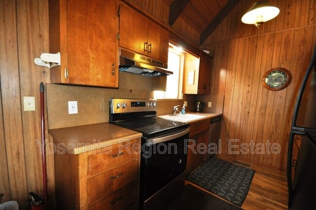Building Photo - 20415 Pine Mountain Dr