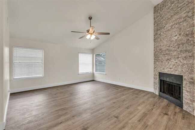 Building Photo - 12312 Yarmont Way